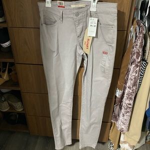 Grey Levi’s Skinny Jeans